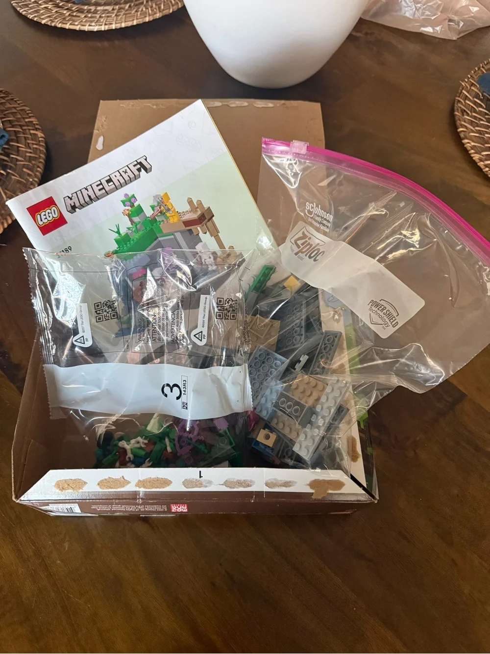 LEGO 21189 Minecraft The Skeleton Dungeon Kids Toy - Green/Grey